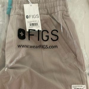 Figs tatu slim cargo jogger size S beige NWT